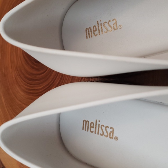 NWOT Melissa 1.5" wedge open toe flat.   Size 9M - Picture 9 of 12